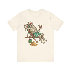 Funny Summer Mummy Relaxing On Beach Chair Halloween T-Shirt