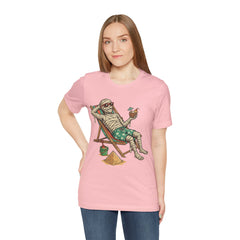 Funny Summer Mummy Relaxing On Beach Chair Halloween T-Shirt
